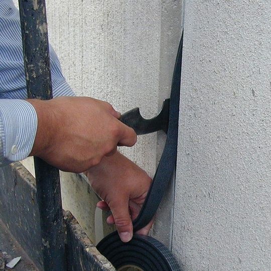 25V Wall Expansion Joint